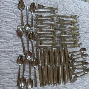 Reed & Barton Long Wood II Stainless Flatware Set Lot 52 Pieces Fork Knife Spoon